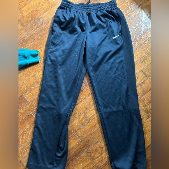 Nike sweatpants! Size large! - Picture 1 of 1